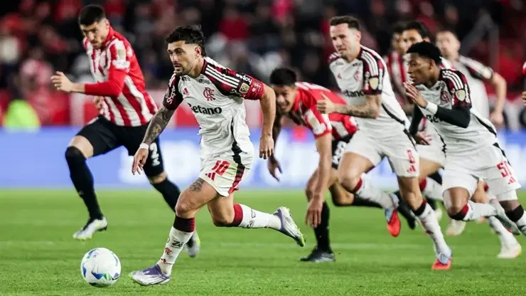 Flamengo empata na Libertadores Com Arbitragem Polémica