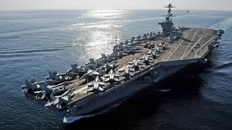 Maior porta-aviões do mundo, USS Gerald Ford, chega à América Latina em meio à tensão com a Venezuela