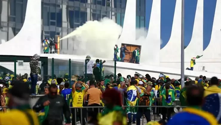 Marinha expulsa militar condenado por atos golpistas