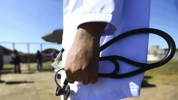 MEC impõe sanções a cursos de Medicina na Bahia após desempenho no Enamed